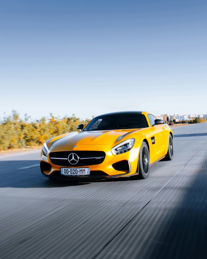 Car photo before background removal